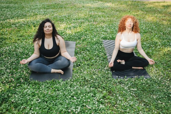 Découvrez les Bienfaits Inestimables de l'Huile de Camélia pour Vos Cheveux et Maîtrisez les Meilleures Techniques d'Application !